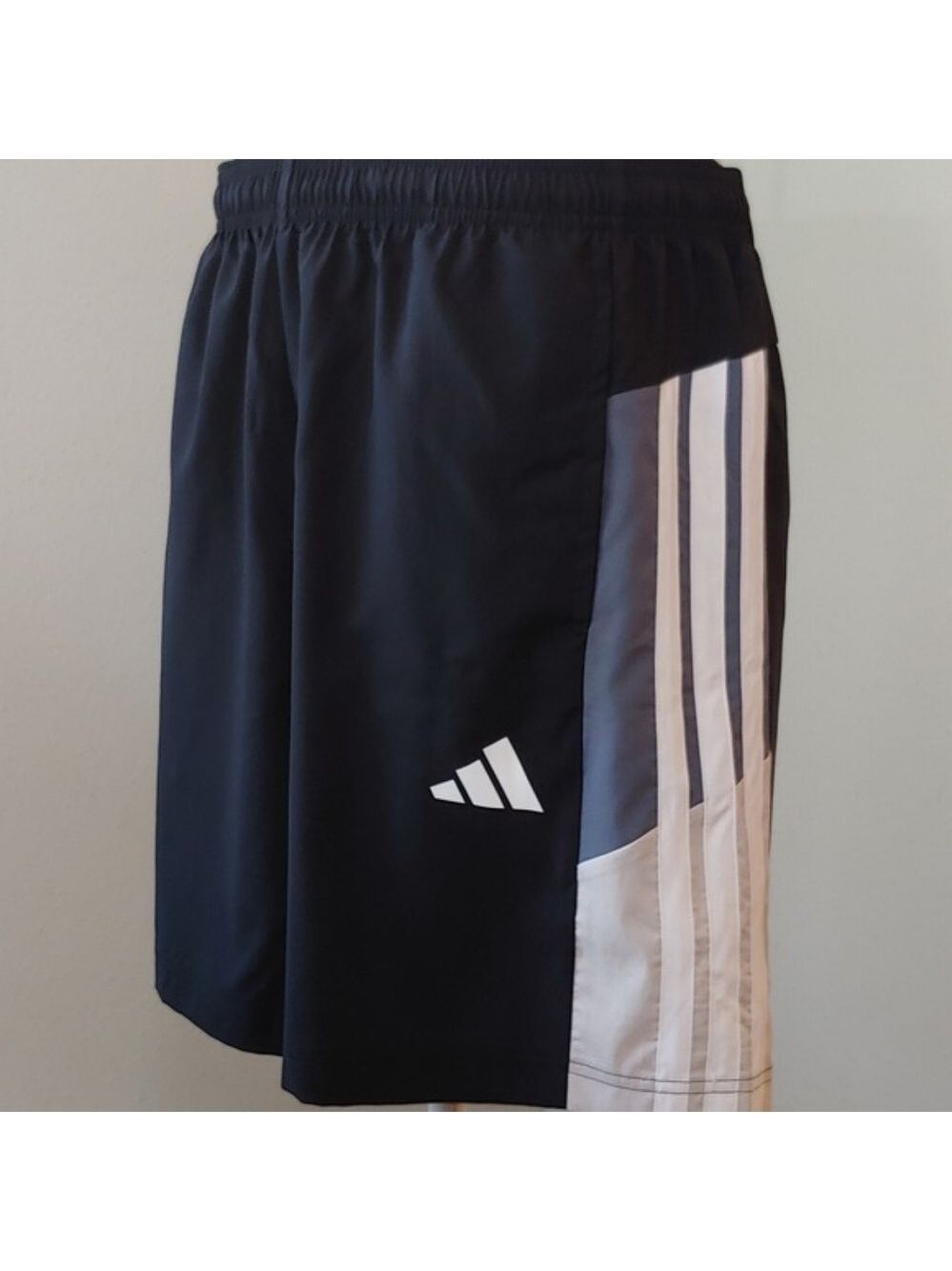 Adidas Men's Training Athletic Shorts Black and White Stripes Size Large NWT - Picture 1 of 16